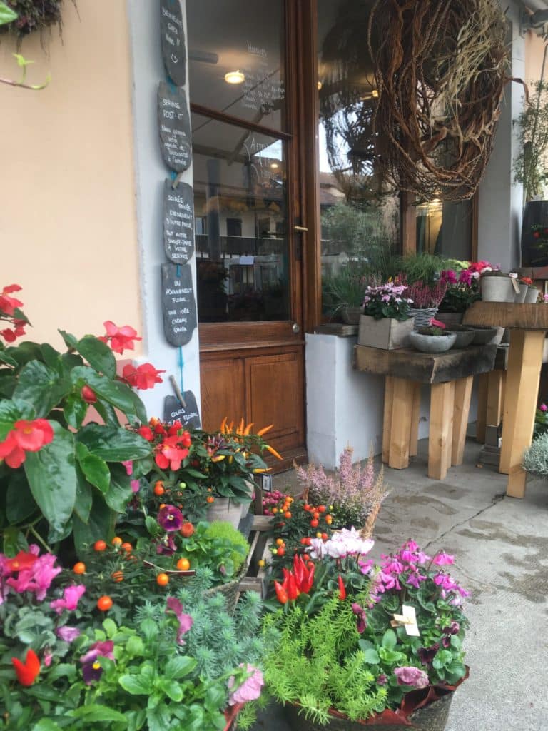 Présentation boutique de fleurs à Mies Chloé Savary